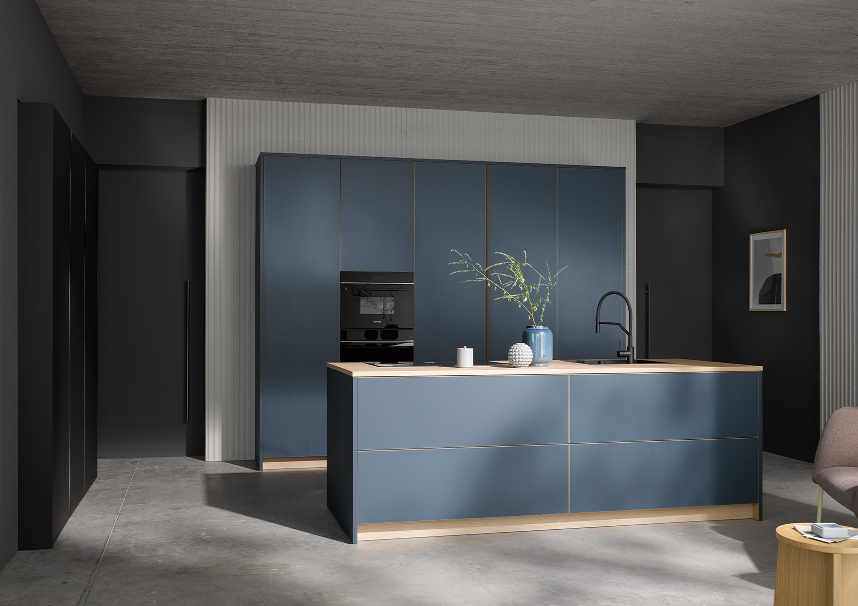 AV 7080 Smoky blue Black